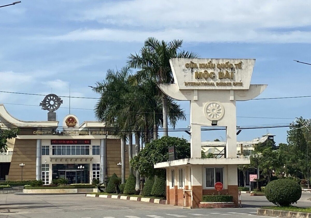 Hồ Chí Minh -> Khẩu Mộc Bài 