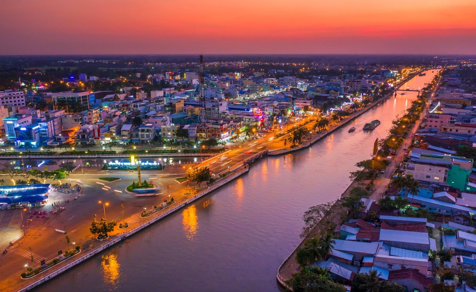 Hồ Chí Minh -> Hậu Giang